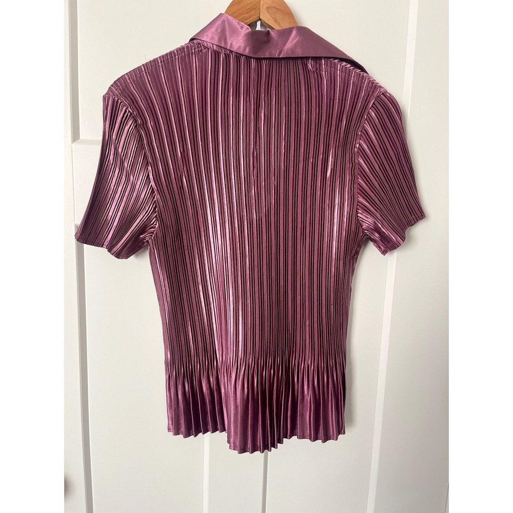 Plisse Metallic Collared Short Sleeve Blouse Top Women's Purple Size Small - Picture 3 of 4